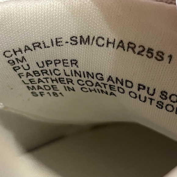 Steve Madden NWOB Charlie Treaded Lace-Up, monogram Sneakers! Size wom 9M - Picture 9 of 9